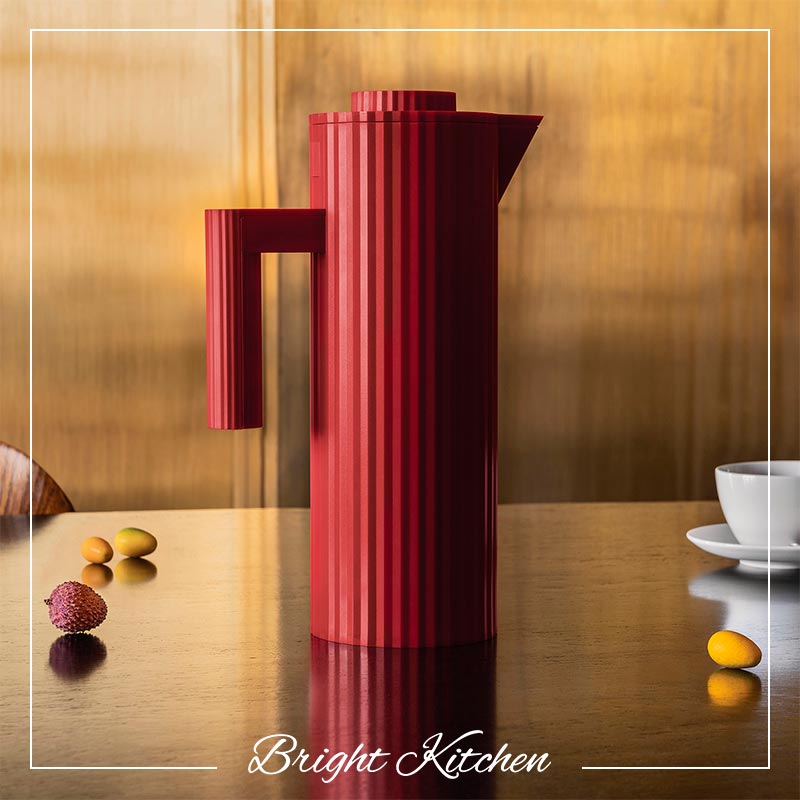 Thermo Insulated Jug Plissé Red