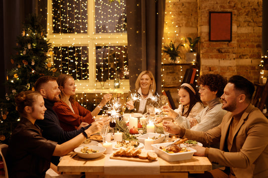 How to Decorate the Perfect Christmas Dinner Table: Bright Kitchen's Guide