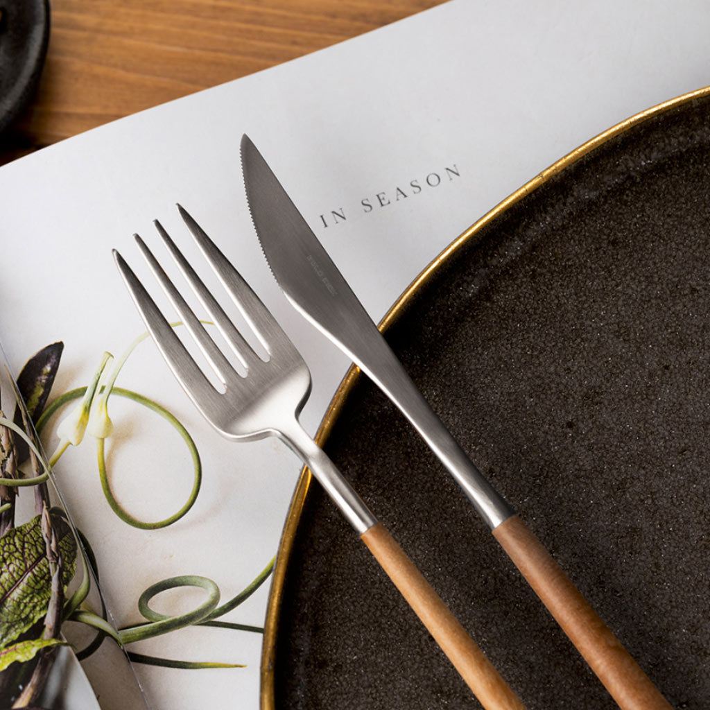 Belo Inox Neo cutlery set in stainless steel with brown resin handles, handmade in Portugal