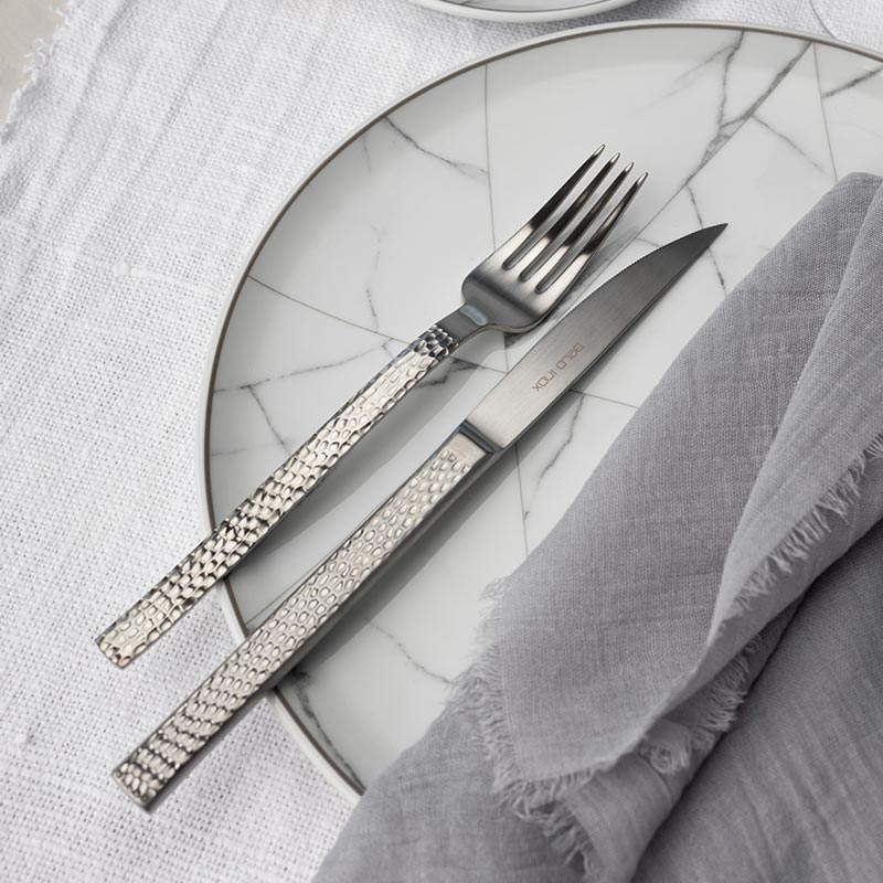 Belo Inox Skin cutlery set in stainless steel with hammered finish, handmade in Portugal
